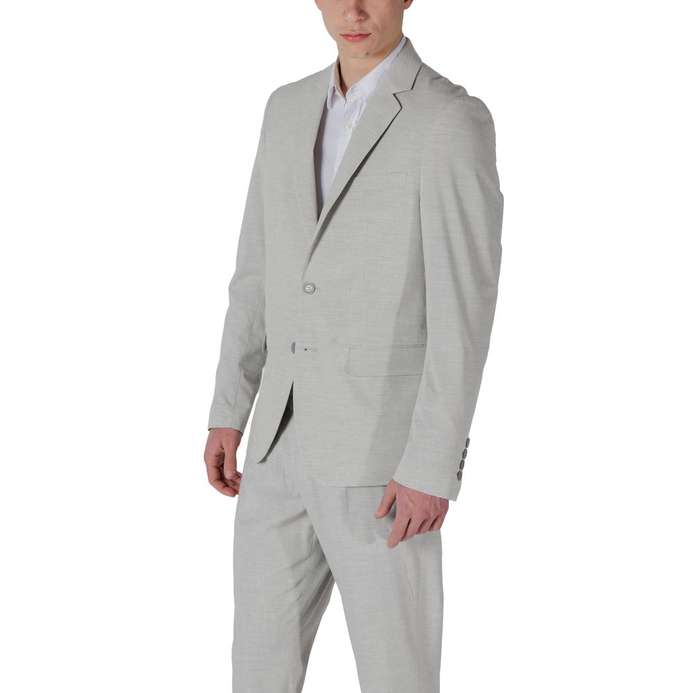 Blazer by Antony Morato for men in stretch polyester & viscose gray features an stylish silhouette, showcasing a sophisticated and stylish for a truly stylish finish.