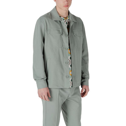 Overcoat by Antony Morato for men in stretch polyester cotton green showcases a architectural silhouette, artfully detailed with a distinctive and functional for a architectural finish.