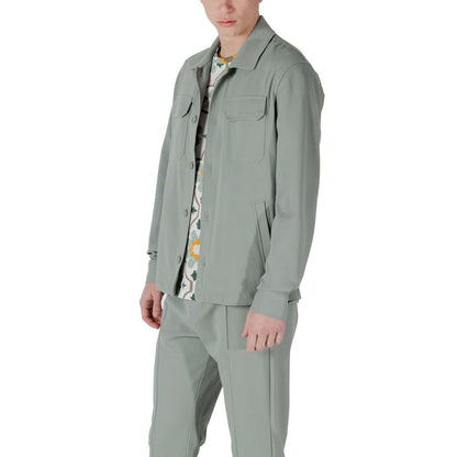 Overcoat by Antony Morato for men in stretch polyester cotton green features a cosy chic silhouette, artfully detailed with a sophisticated and premium for a cosy chic finish.
