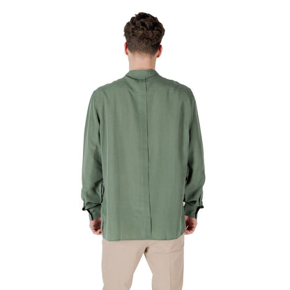 Shirt by Antony Morato for men in linen & lyocell green presents a discerning silhouette, showcasing a sophisticated and for a truly discerning finish.