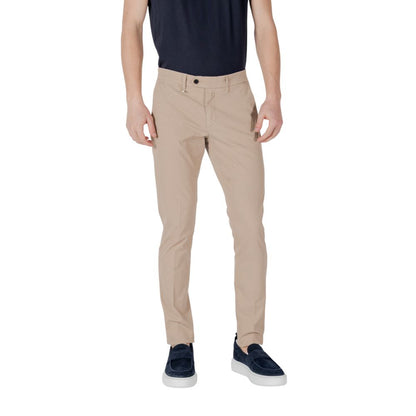 Trousers by Antony Morato for men in stretch cotton beige presents a smart silhouette, meticulously detailed with a smart skinny & slim, a smart long, and a smart .
