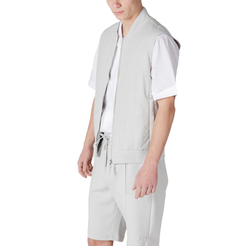 Bomber Jacket by Antony Morato for men in cotton polyester gray presents a effortlessly chic silhouette, showcasing a sophisticated and premium pockets for a truly effortlessly chic finish.