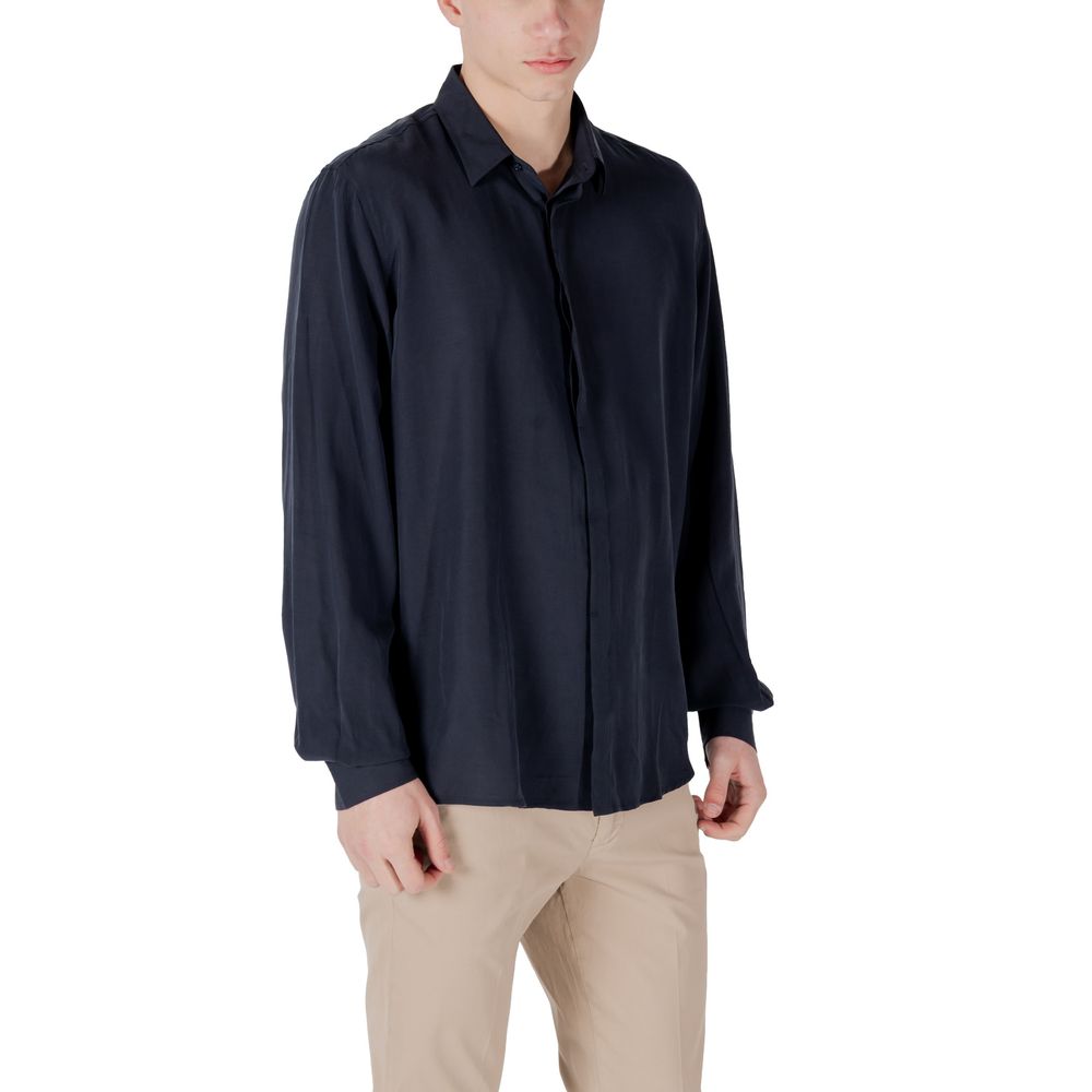 Shirt by Antony Morato for men in linen & lyocell blue features an architectural silhouette with a refined and elegant for a architectural look.