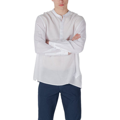 Shirt by Antony Morato for men in linen & lyocell white features an architectural silhouette with a refined and elegant for a architectural look.