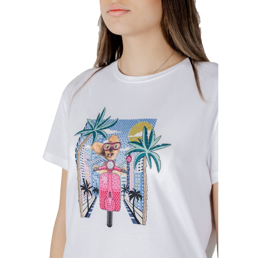 T-Shirt by Liu Jo for women in stretch cotton white showcases a dramatic silhouette, elegantly detailed with a dramatic and for a truly dramatic finish.