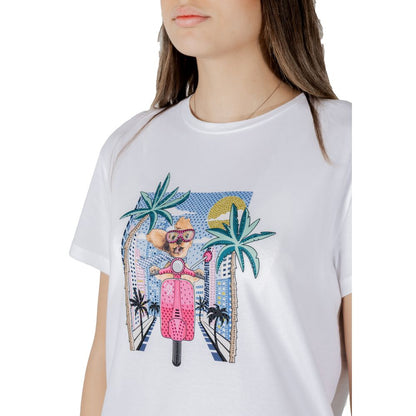 T-Shirt by Liu Jo for women in stretch cotton white showcases a dramatic silhouette, elegantly detailed with a dramatic and for a truly dramatic finish.