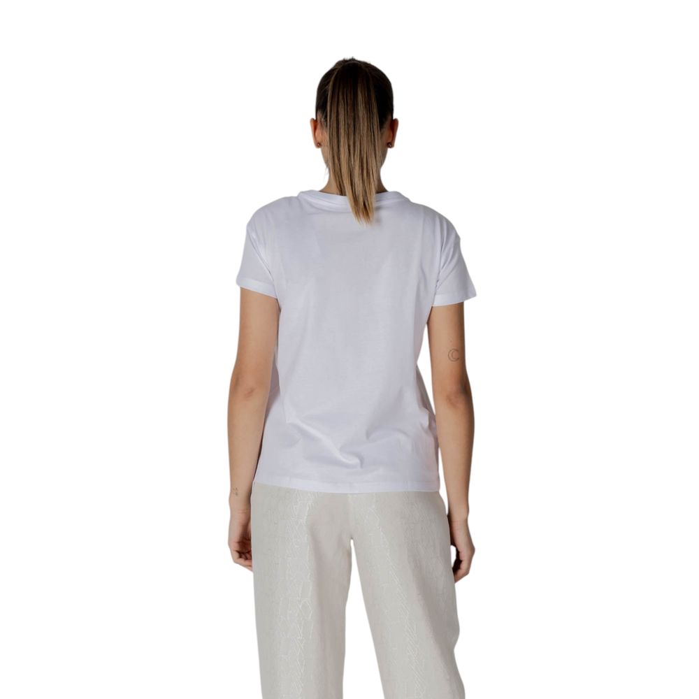 T-Shirt by Armani Exchange for women in cotton white showcases a fashionable silhouette, elegantly detailed with a fashionable and for a sophisticated, high-fashion look.