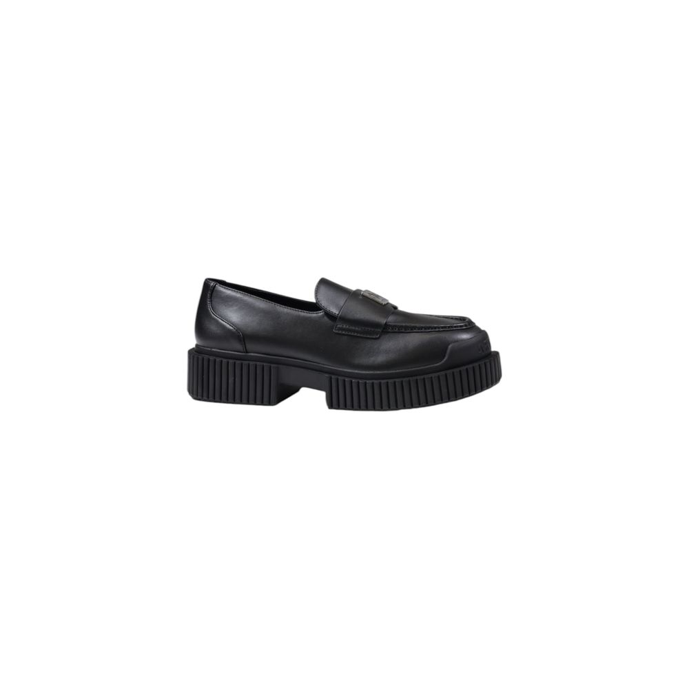 Platform Pumps Heels by Armani Exchange for women in leather and black showcases a effortlessly elegant silhouette as Women's Leather Platform Pumps Heels, featuring a effortlessly elegant platform and a effortlessly elegant for an elegant look.