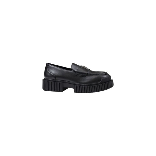 Platform Pumps Heels by Armani Exchange for women in leather and black showcases a effortlessly elegant silhouette as Women's Leather Platform Pumps Heels, featuring a effortlessly elegant platform and a effortlessly elegant for an elegant look.