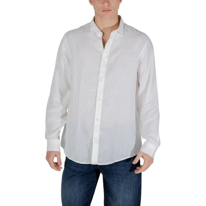 Shirt by Armani Exchange for men in linen white showcases a sleek silhouette, elegantly detailed with a sleek and long-sleeve for a sleek finish.
