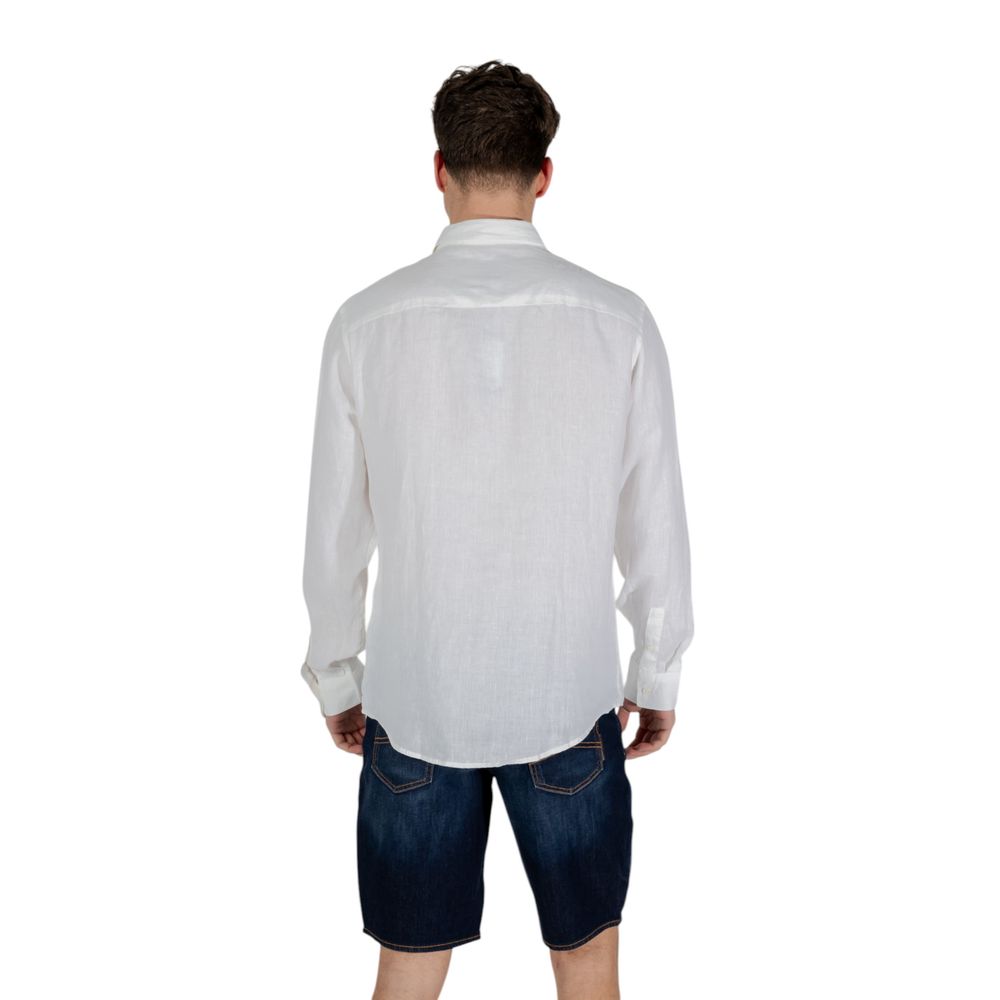 Shirt by Armani Exchange for men in linen white showcases a sharp silhouette, elegantly detailed with a sharp and sharp .