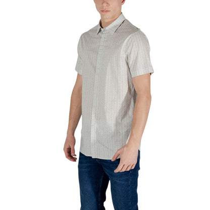 Shirt by Armani Exchange for men in stretch cotton cream showcases a sublime silhouette, artfully detailed with a sublime and for a sophisticated, sublime finish.