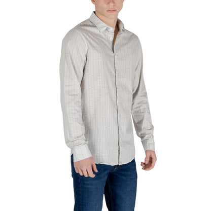 Shirt by Armani Exchange for men in stretch cotton cream showcases a sleek silhouette, elegantly detailed with a sleek and for a sleek finish.