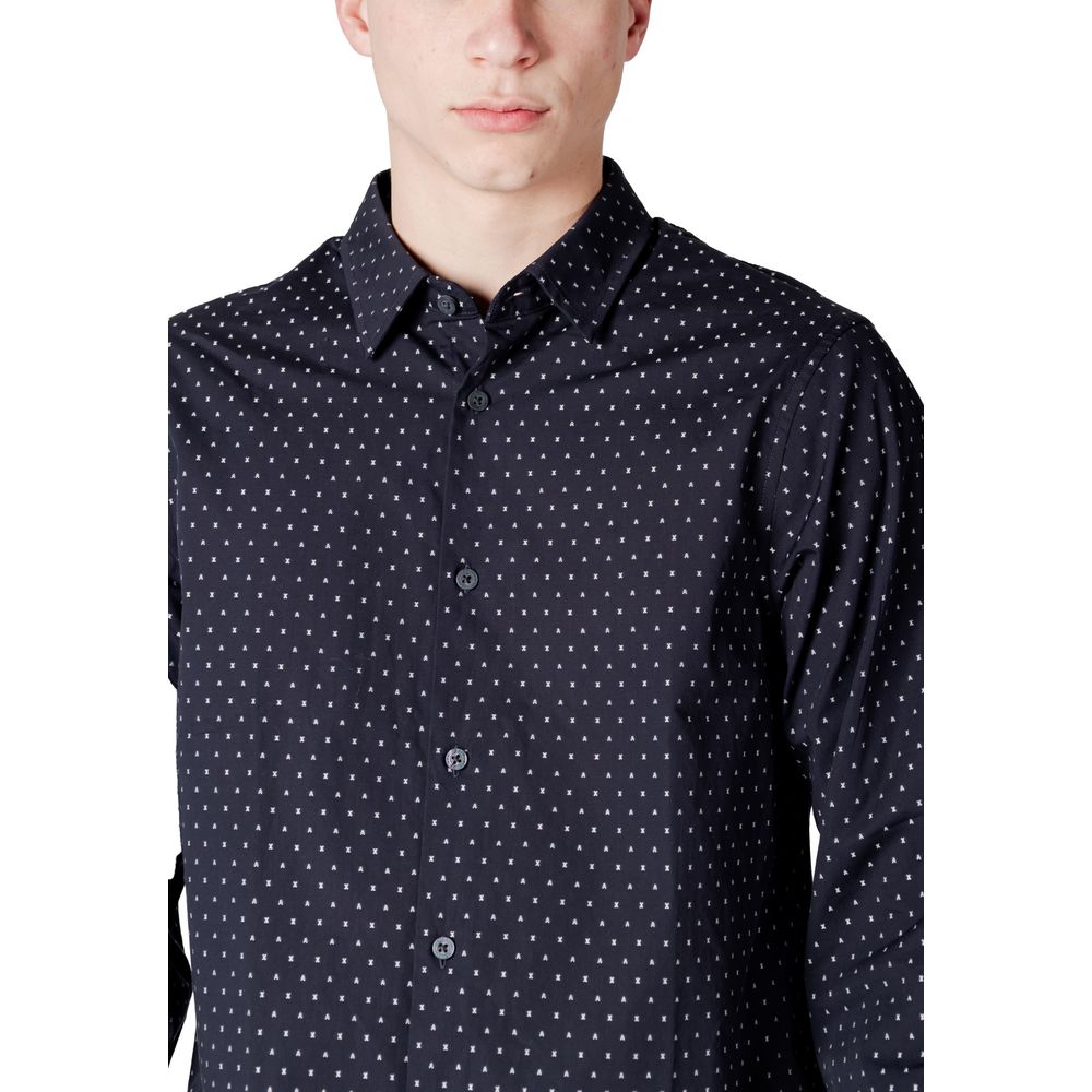 Shirt by Armani Exchange for men in cotton blue showcases a sublime silhouette, artfully detailed with a sublime and for a sophisticated, sublime finish.