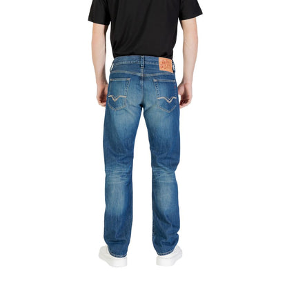Jeans by Replay for men in denim cotton blue features an refined tailoring silhouette, showcasing a premium relaxed-fit & regular-fit with a and cut for a refined tailoring look.