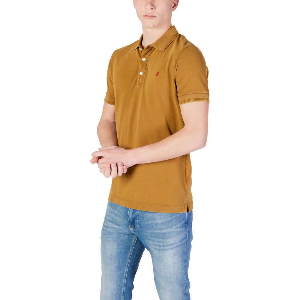 Polo Shirt by Replay for men in cotton bronze presents a distinguished silhouette, showcasing a sophisticated and distinguished for a truly distinguished finish.