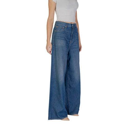 Jeans by Replay for women in stretch denim cotton blue presents a refined pantology silhouette, artfully defined by a refined pantology bootcut, , and a sophisticated .