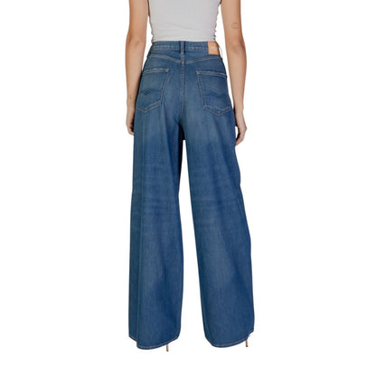 Jeans by Replay for women in stretch denim cotton blue features an sophisticated and bootcut with a precise , creating a sophisticated and sophisticated silhouette.
