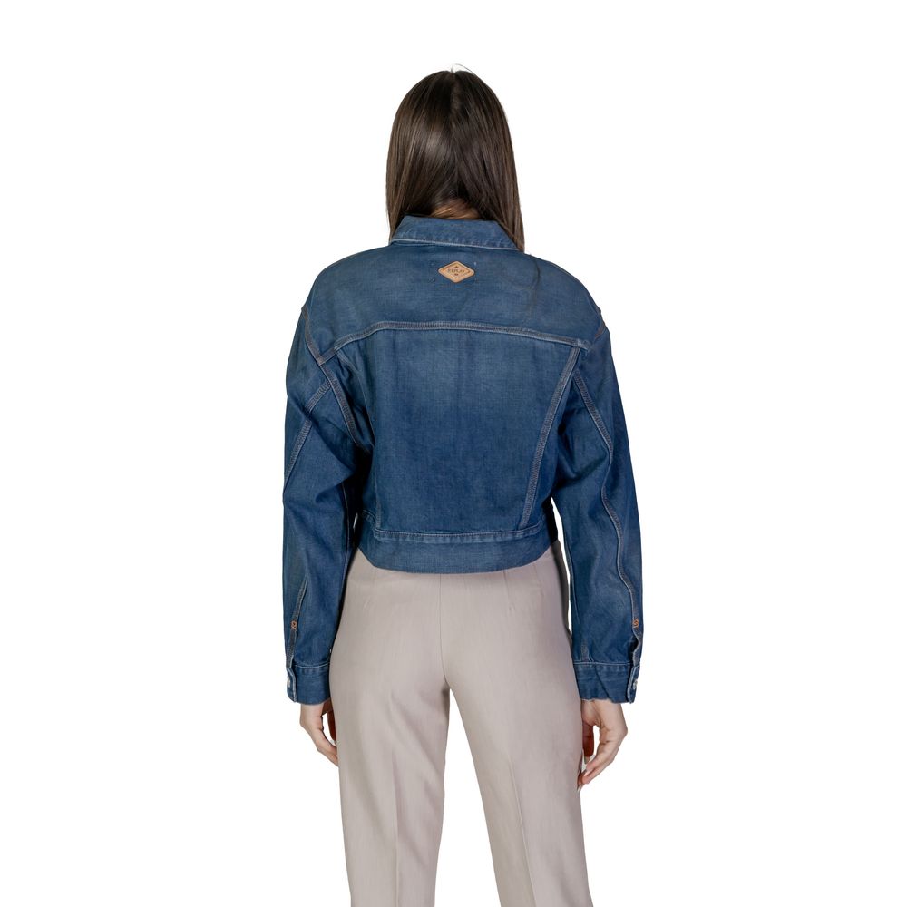 Jacket by Replay for women in stretch denim cotton blue presents a authentic silhouette, artfully detailed with a authentic and functional pockets for a premium authentic finish.