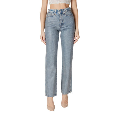 Jeans by Only for women in denim cotton blue features a refined silhouette with a refined regular-fit & mom, defined by a and a refined for a refined finish.