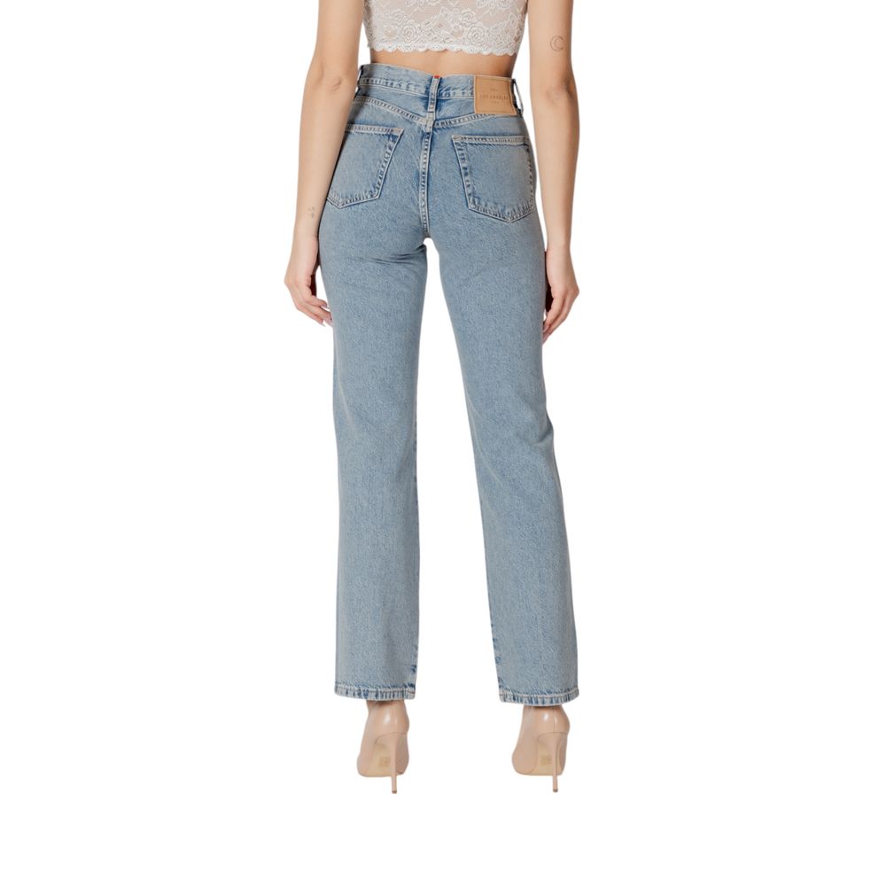 Jeans by Only for women in denim cotton blue features an sophisticated and regular-fit & mom with a precise , creating a sophisticated and sophisticated silhouette.