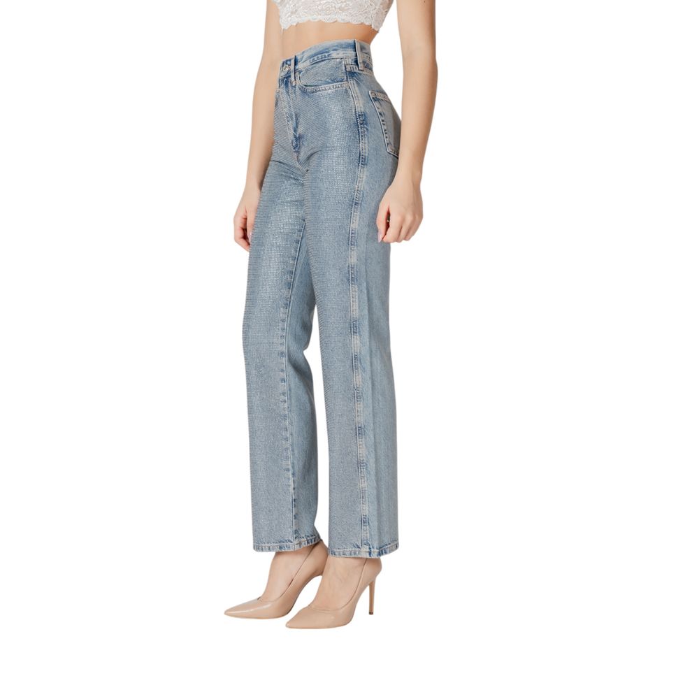 Jeans by Only for women in denim cotton blue features an refined tailoring silhouette, showcasing a premium regular-fit & mom with a and cut for a refined tailoring look.
