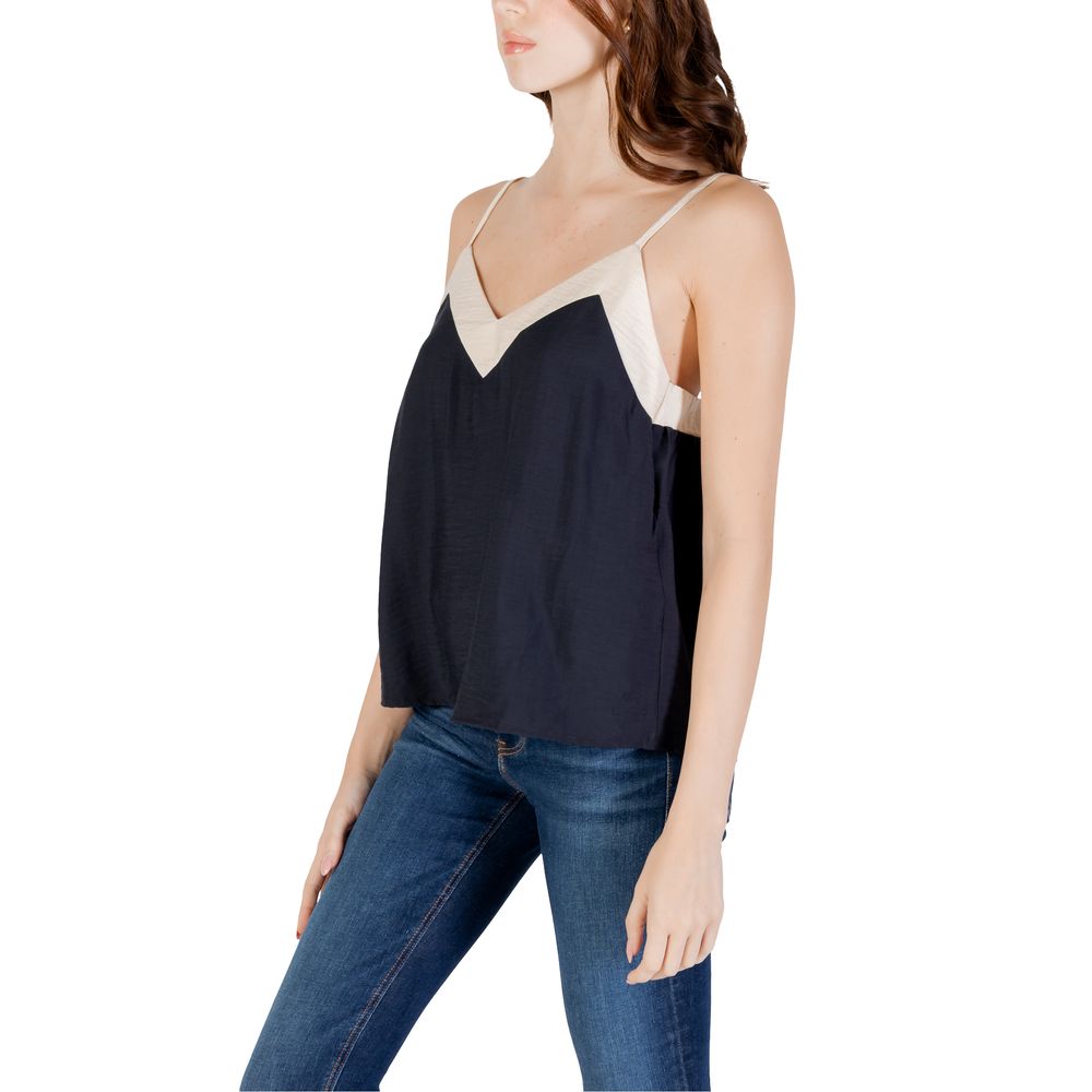 Activewear Top by Vero Moda for women in nylon & viscose black showcases a versatile silhouette, finished with a versatile , , and high-performance for a versatile look.