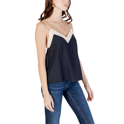 Activewear Top by Vero Moda for women in nylon & viscose black showcases an streamlined silhouette, featuring a refined and detailed with functional for a streamlined finish.