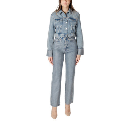 Jacket by Only for women in organic cotton denim light-blue showcases a contemporary silhouette, detailed with a contemporary and premium pockets for a sophisticated finish.
