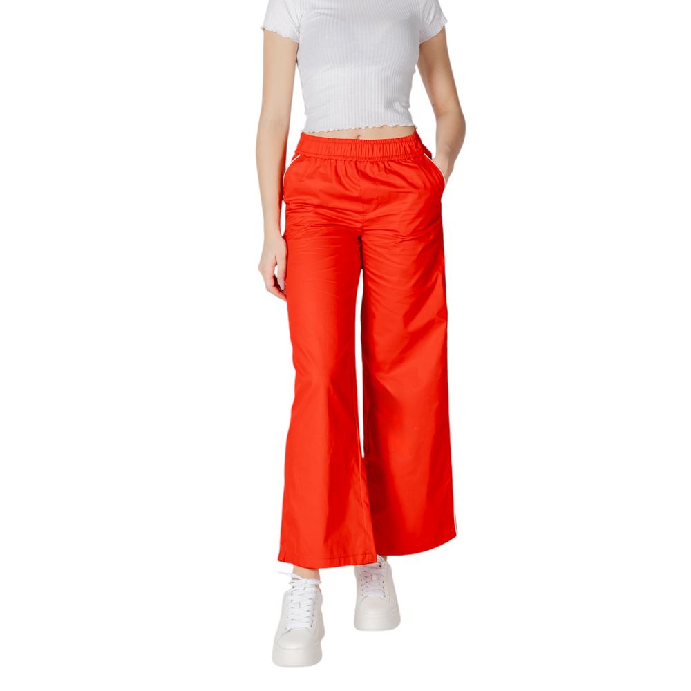 Trousers by Only for women in cotton red features a sculptural silhouette, showcasing a sculptural wide and long with a sophisticated for a sculptural finish.
