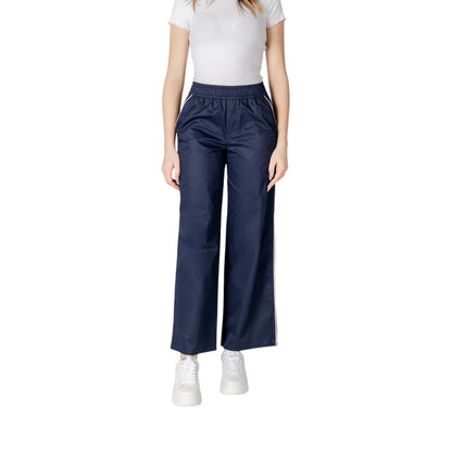 Trousers by Only for women in cotton blue presents a smart silhouette, meticulously detailed with a smart wide, a smart long, and a smart .