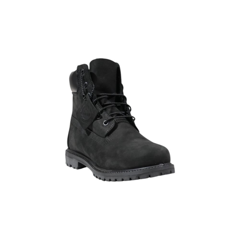 Lace-Up Boots by Timberland for women in leather & rubber black features an high-performance silhouette, showcasing the sophisticated design of the Women's Waterproof Leather & Rubber Lace-Up Boots with a and a refined .