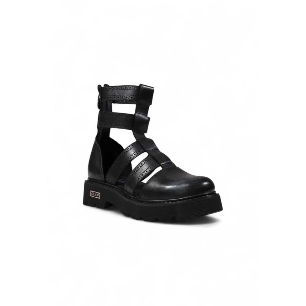 Sandals by Cult for women in leather black features an architectural design from the Women's Leather Sandals collection, defined by a architectural and for a architectural finish.