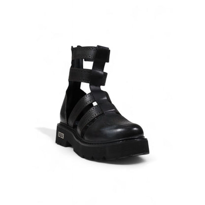Sandals by Cult for women in leather black features an statuesque Women's Leather Sandals silhouette with a refined and elegant .