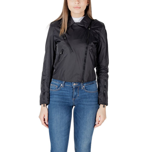 This Jacket by Blauer for women in polyamide black showcases a magnificent silhouette, meticulously crafted with a distinctive and functional pockets for a magnificent finish.