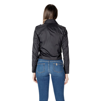 Jacket by Blauer for women in polyamide black features a smart silhouette, perfectly accentuated by its unique and functional pockets for a smart finish.