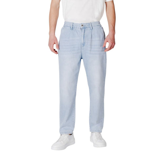 Jeans by Gianni Lupo for men in denim cotton blue features a refined silhouette with a refined tapered-leg & slim, defined by a and a refined long for a refined finish.