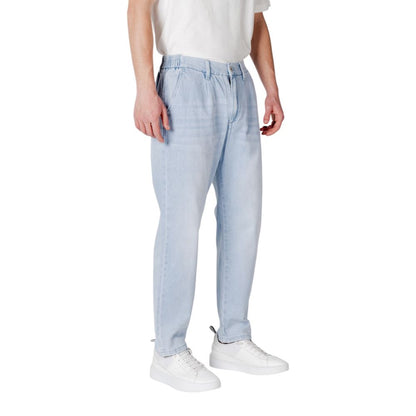 Jeans by Gianni Lupo for men in denim cotton blue features a refined silhouette with a refined tapered-leg & slim, defined by a and a refined long for a refined finish.