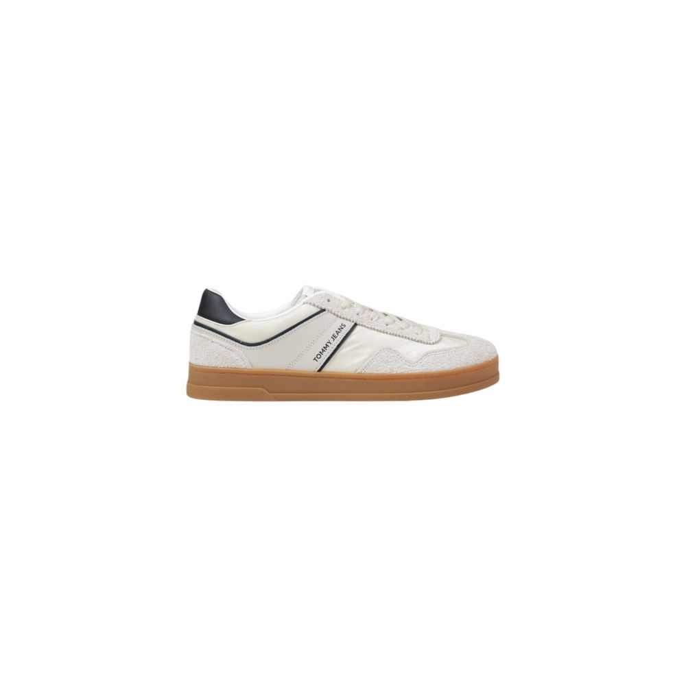 Sneakers by Tommy Hilfiger Jeans for men in leather & rubber cream presents a sumptuous silhouette from the Men's Low-Top Casual Leather & Rubber Sneakers collection, showcasing a sumptuous low-top casual style for an elevated aesthetic.