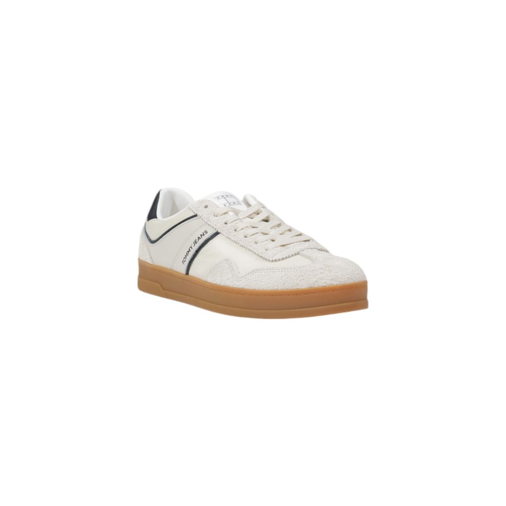 Sneakers by Tommy Hilfiger Jeans for men in leather & rubber cream features an sumptuous silhouette, showcasing the premium Men's Low-Top Casual Leather & Rubber Sneakers in a sumptuous low-top casual style that offers a sumptuous finish for refined style.