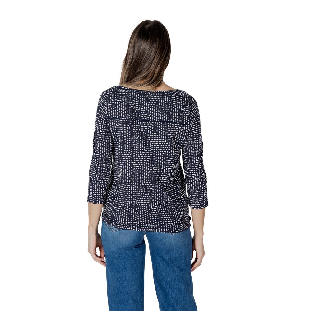 T-Shirt by Street One for women in stretch viscose blue features an edgy silhouette, meticulously detailed with a sophisticated and for a truly edgy finish.