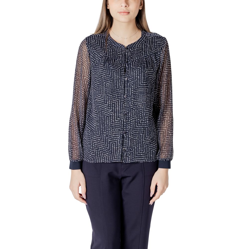 Shirt by Street One for women in polyester blue presents a discerning silhouette, showcasing a sophisticated and long-sleeve for a truly discerning finish.