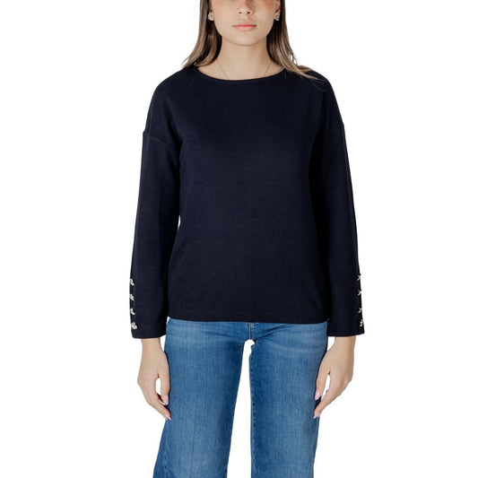Sweatshirt by Street One for women in polyester & viscose blue features an exquisite silhouette, showcasing and details for a exquisite look.