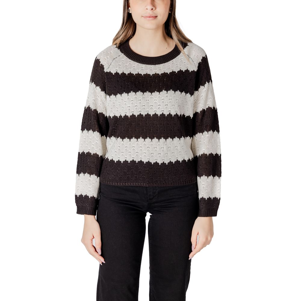 Sweatshirt by Jacqueline De Yong for women in marabou black & white showcases a slouchy chic silhouette, artfully detailed with a slouchy chic and for a slouchy chic finish.