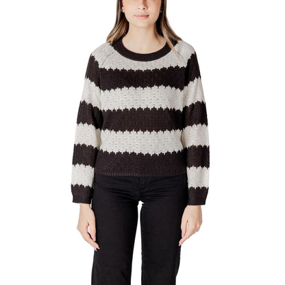 Sweatshirt by Jacqueline De Yong for women in marabou black & white showcases a slouchy chic silhouette, artfully detailed with a slouchy chic and for a slouchy chic finish.