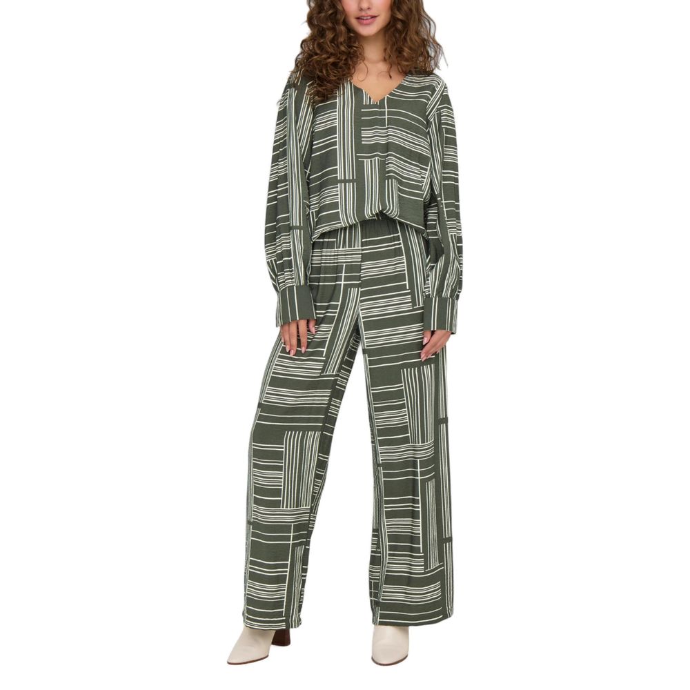 Shirt by Jacqueline De Yong for women in nylon & viscose green, featuring a nuanced and nuanced for a sophisticated finish.