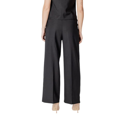Trousers by ICHI for women in stretch polyester black presents a smart silhouette, meticulously detailed with a smart straight-leg & wide, a smart long, and a smart .