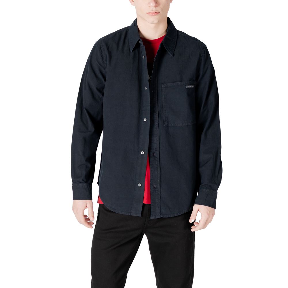 Shirt by Calvin Klein Jeans for men in denim cotton black presents a discerning silhouette, showcasing a sophisticated and long-sleeve for a truly discerning finish.