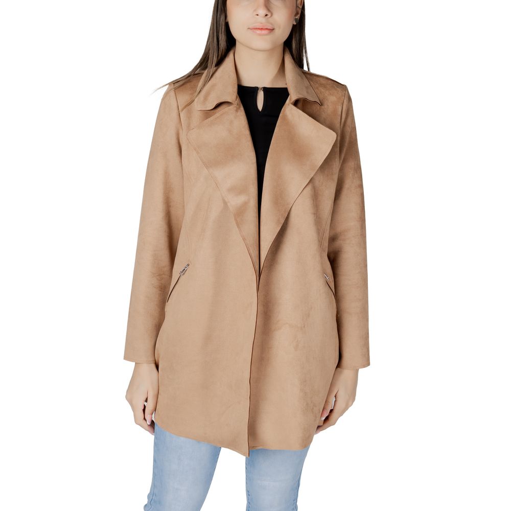 This Street One women stretch polyester Trench Coat in beige presents a high style silhouette, meticulously detailed with pockets and a high style lapel neckline for a sophisticated, timeless look.
