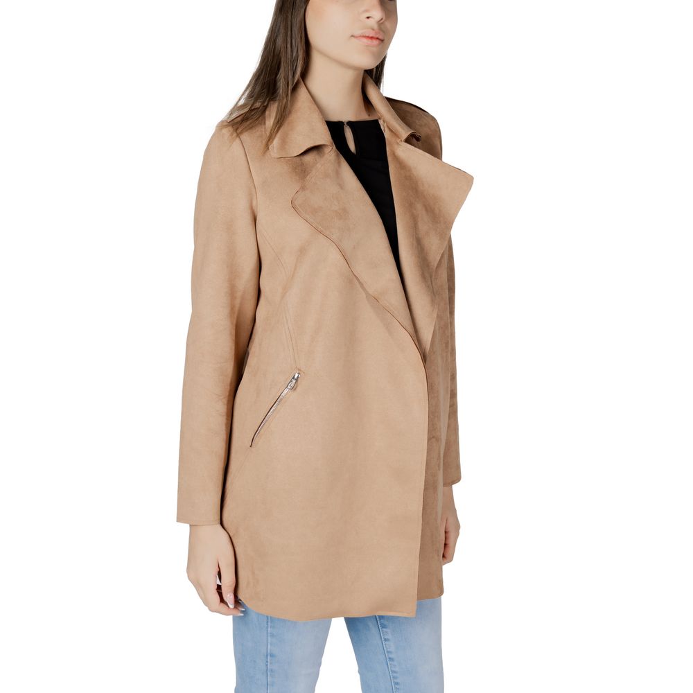 Trench Coat by Street One for women in stretch polyester beige features an dramatic silhouette, perfectly showcasing the elegant lapel neckline and sophisticated pockets for a truly dramatic aesthetic.